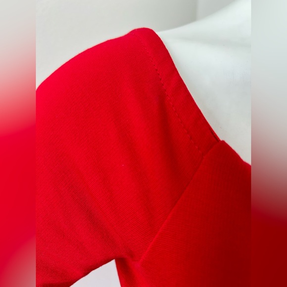 Red Bodycon Dress! Light form flattering knit ponty stretch…Zip back 🔥❤️ Bello - Picture 4 of 4